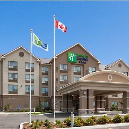 Holiday Inn Express & Suites New Liskeard Екстериор снимка
